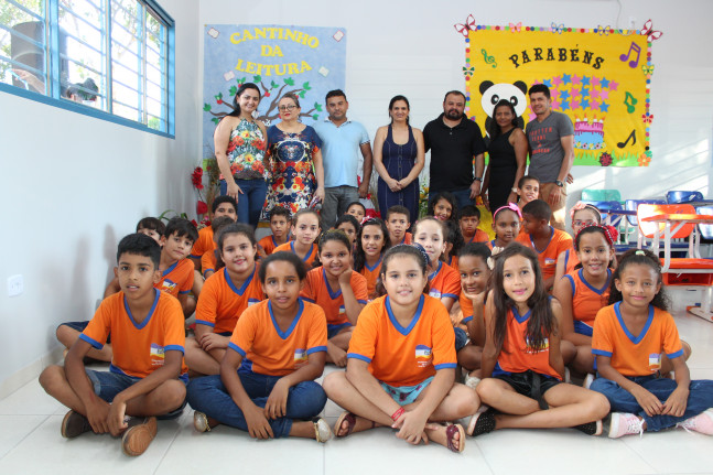 Prefeito entrega salas de aulas aos alunos da Escola M.B. E. Cleyton Maia Barros.
